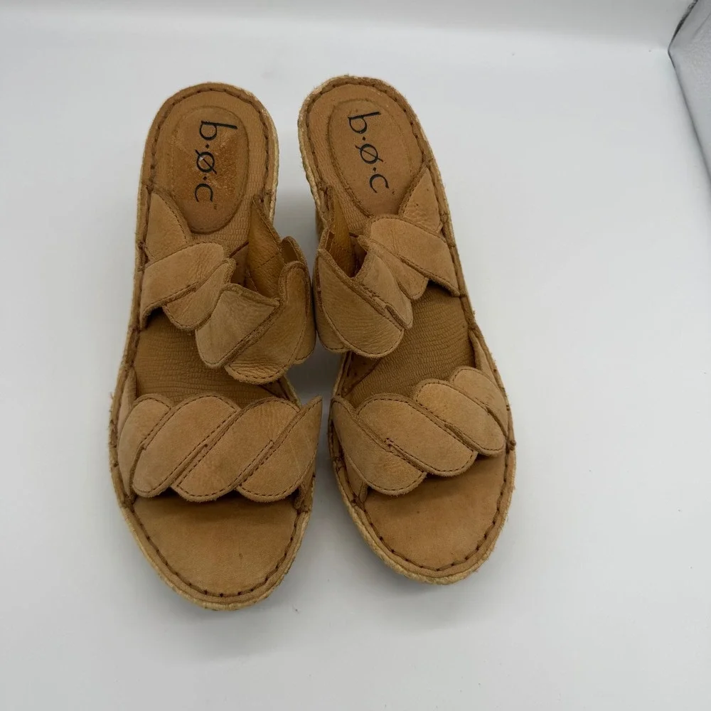 b.o.c. Born Concept Tan Leather Scalloped‎ Wedge Boho Sandals BC2957 Size 9